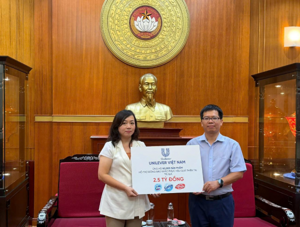 Unilever Việt Nam hỗ trợ người dân và tiểu thương ứng phó và phục hồi sau bão lũ với tổng giá trị hơn 19 tỉ đồng